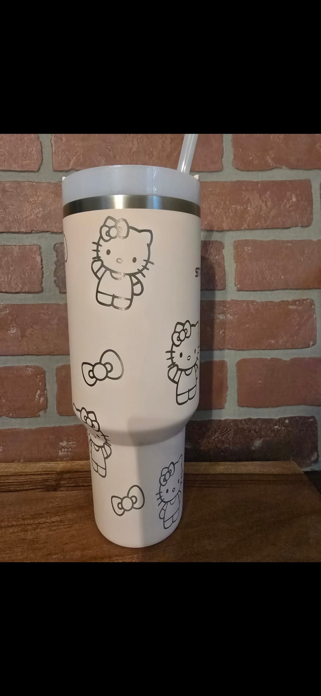 40 Oz Engraved Kitty